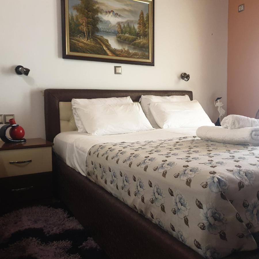 Apartment Rina Sarandë Buitenkant foto