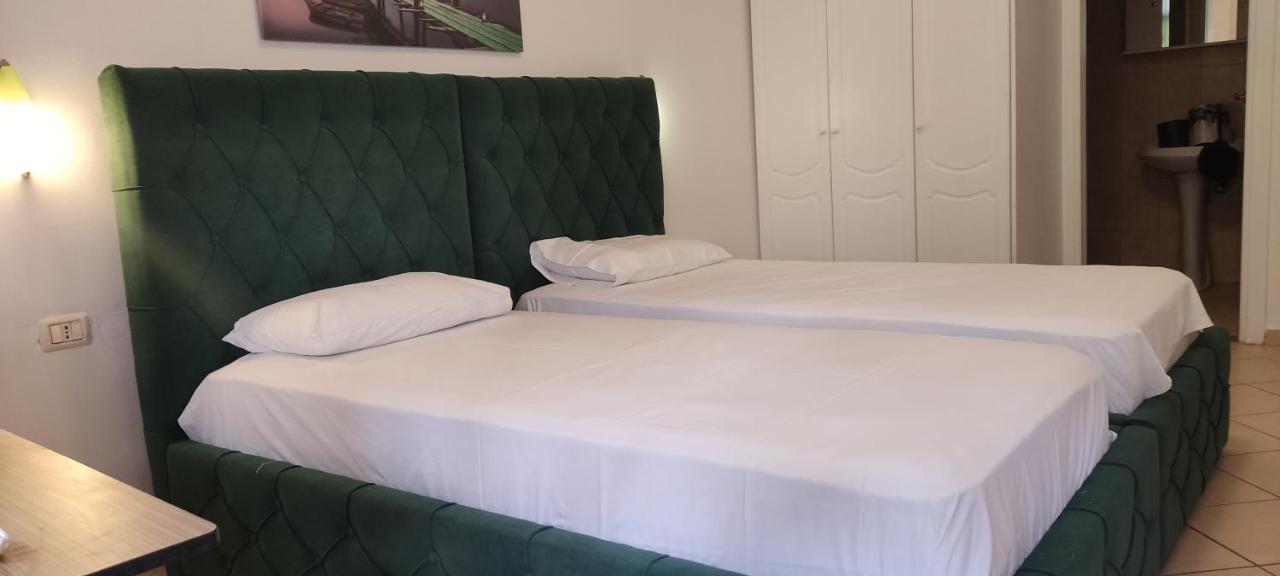 Apartment Rina Sarandë Buitenkant foto