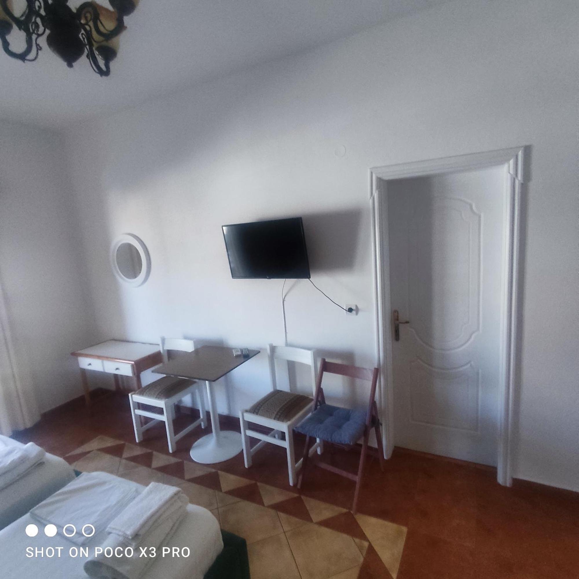 Apartment Rina Sarandë Buitenkant foto